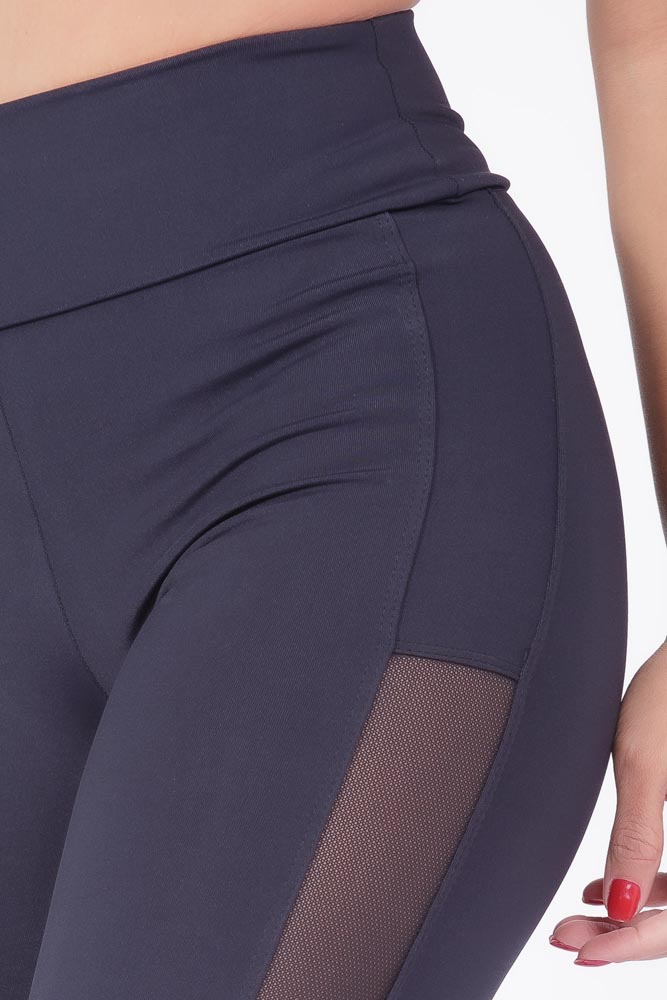 Legging preta com faixa de tule preto