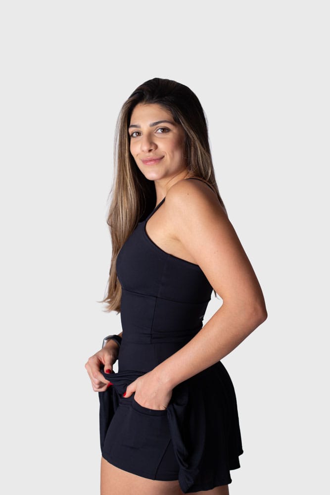 Short saia preto pregas com bolso