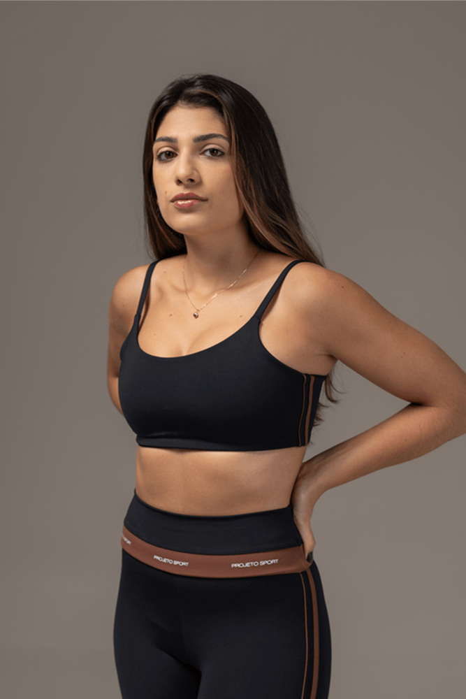 Top preto com viés duplo marrom