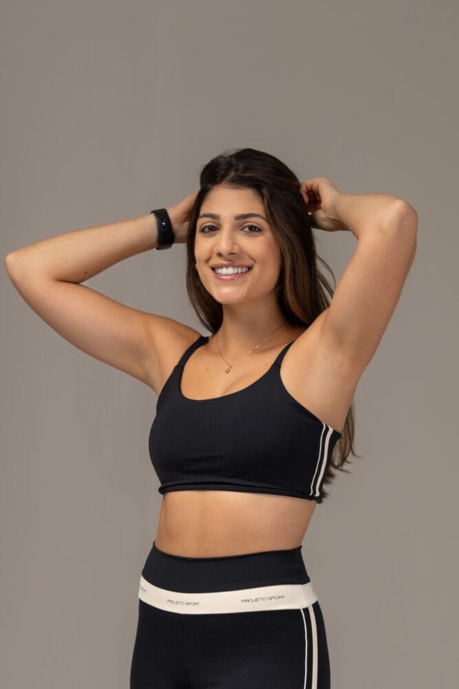 Top preto com viés duplo off-white