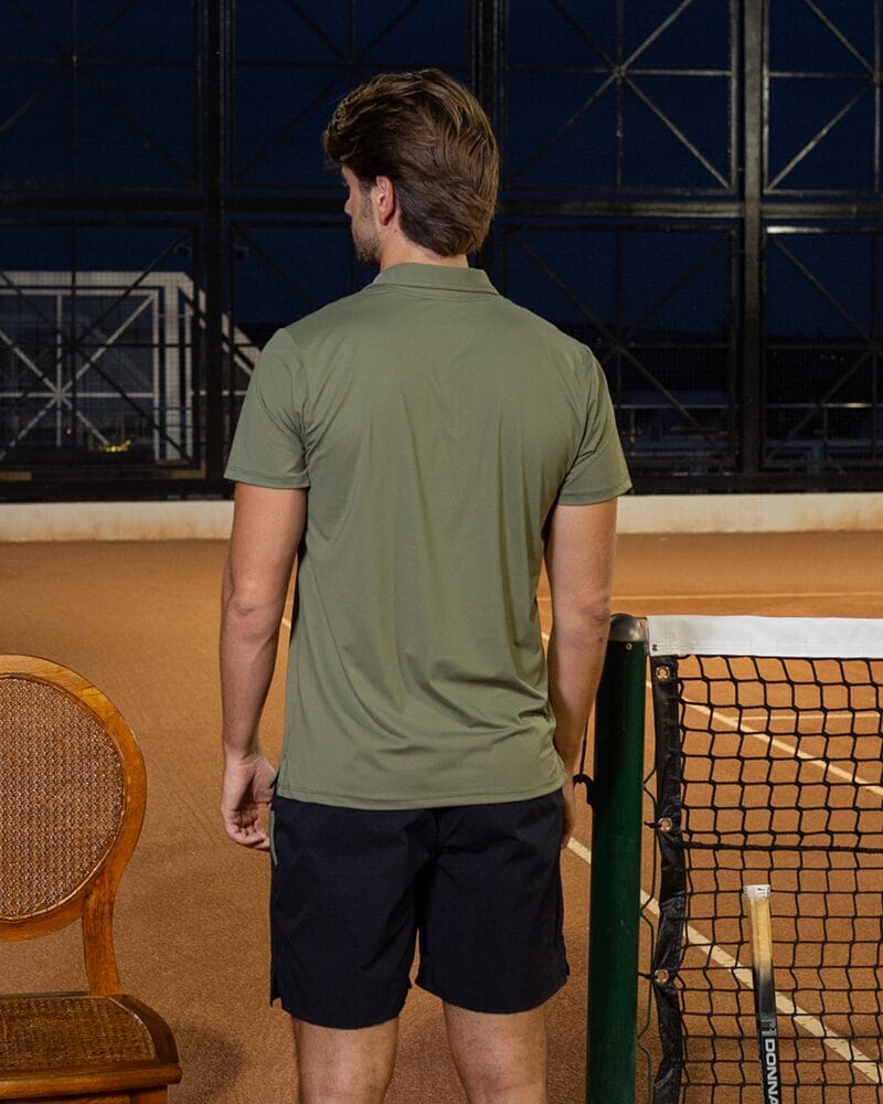 Short masculino preto com detalhe verde