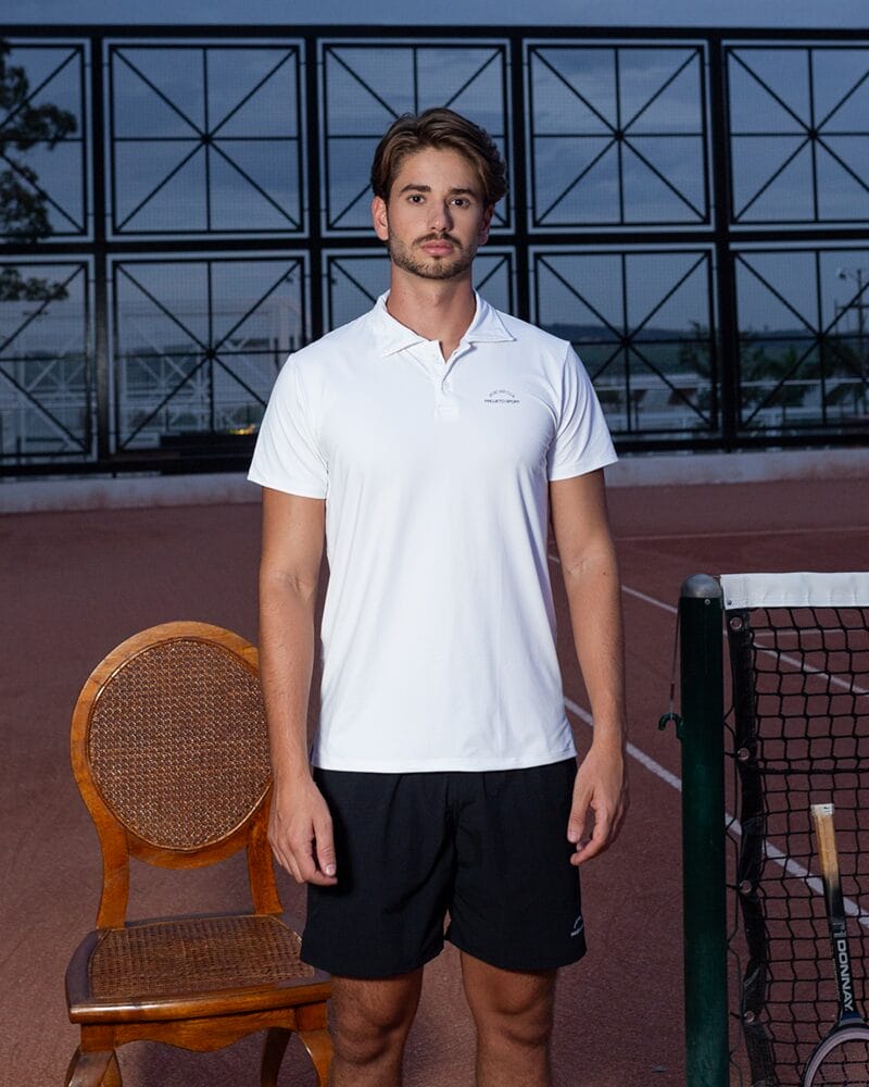 Short masculino preto com detalhe branco