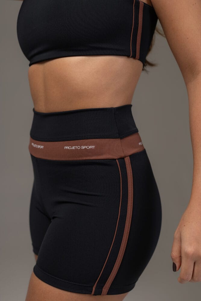 Short cross preto com viés duplo marrom