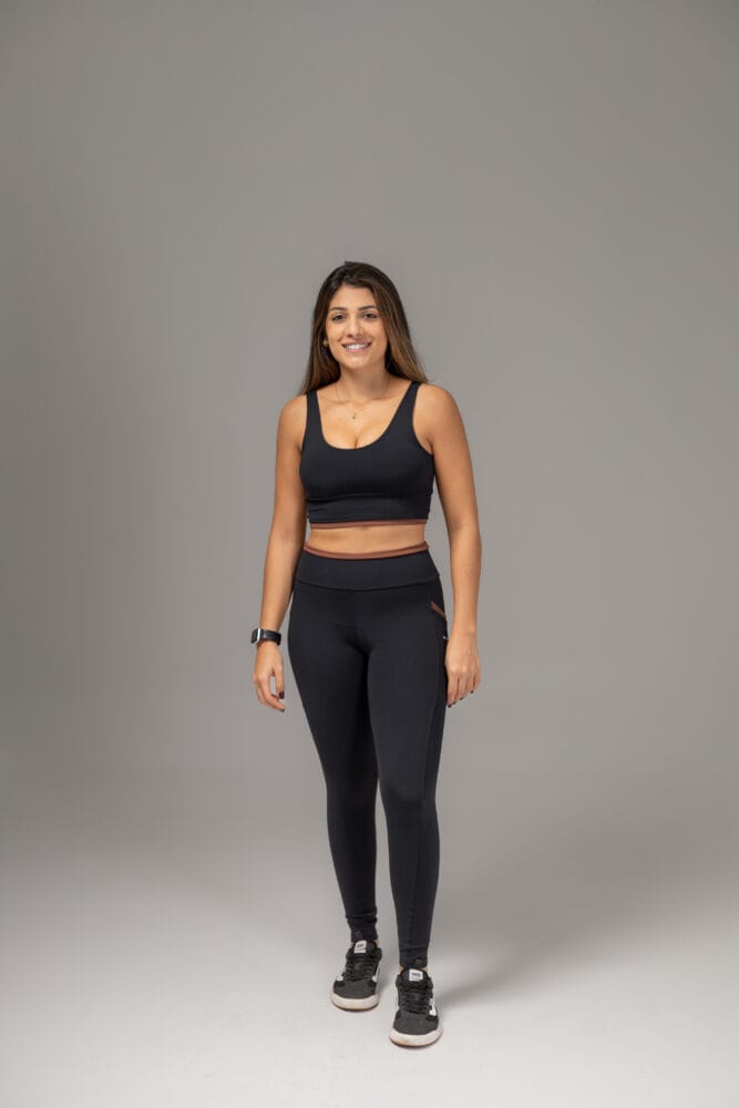 Legging preto com viés e bolso marrom