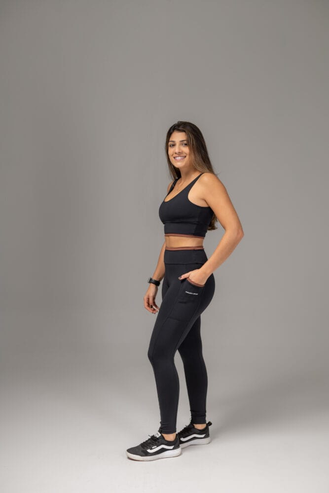 Legging preto com viés e bolso marrom