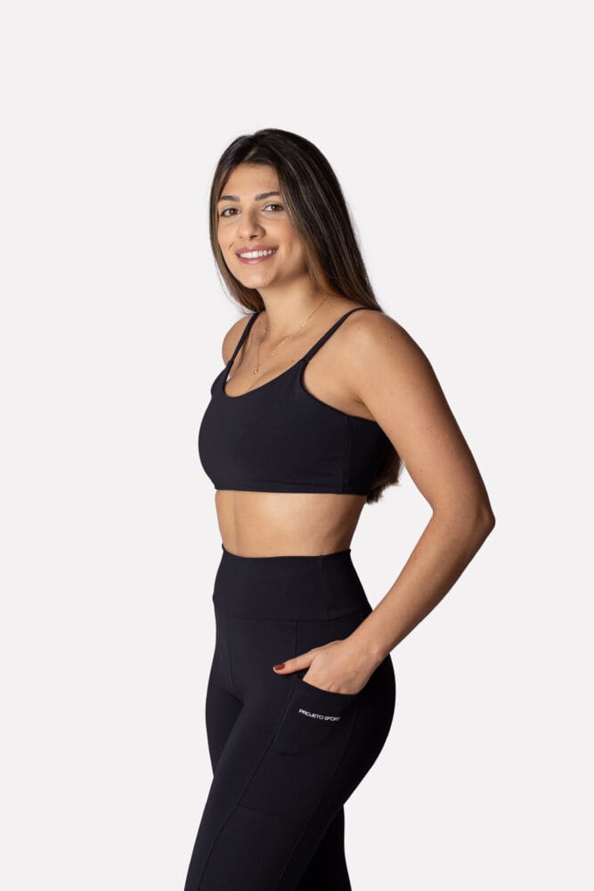 Top preto de alça fina