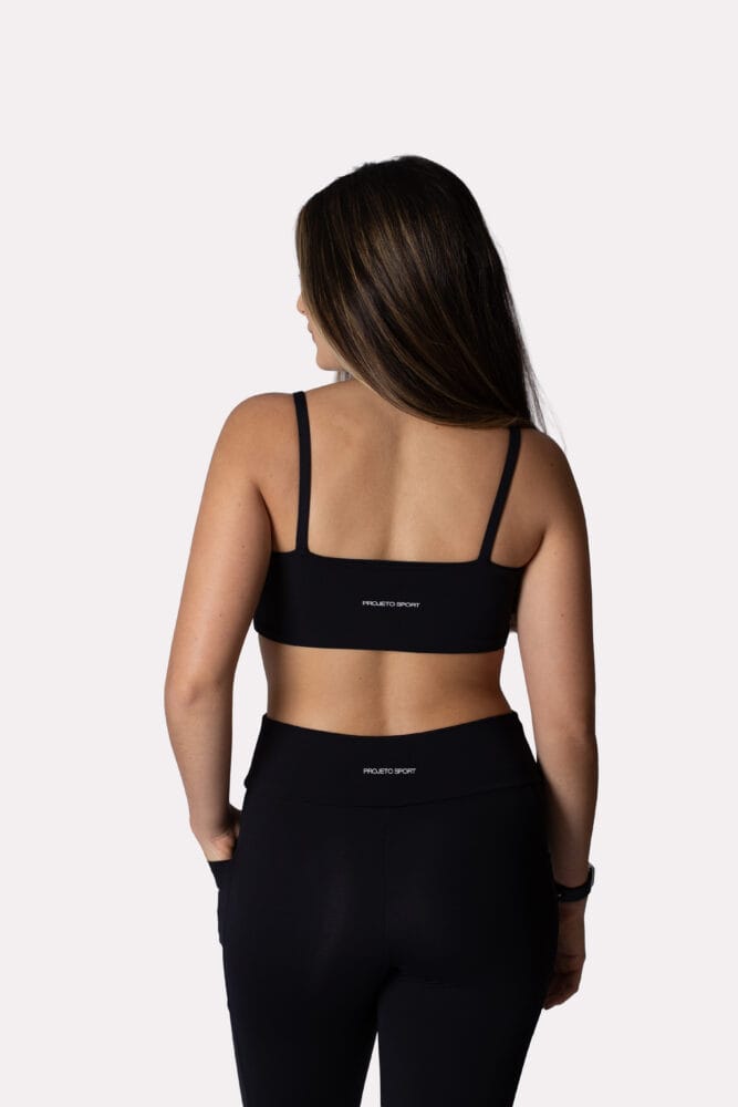 Legging corsário preta com bolso lateral