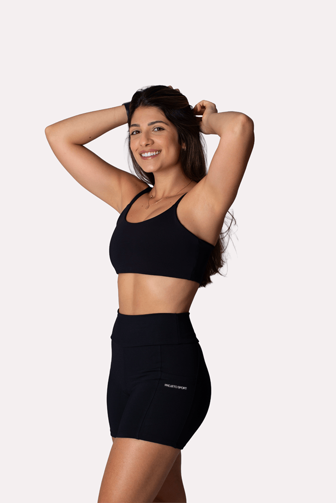 Short cross preto com bolso