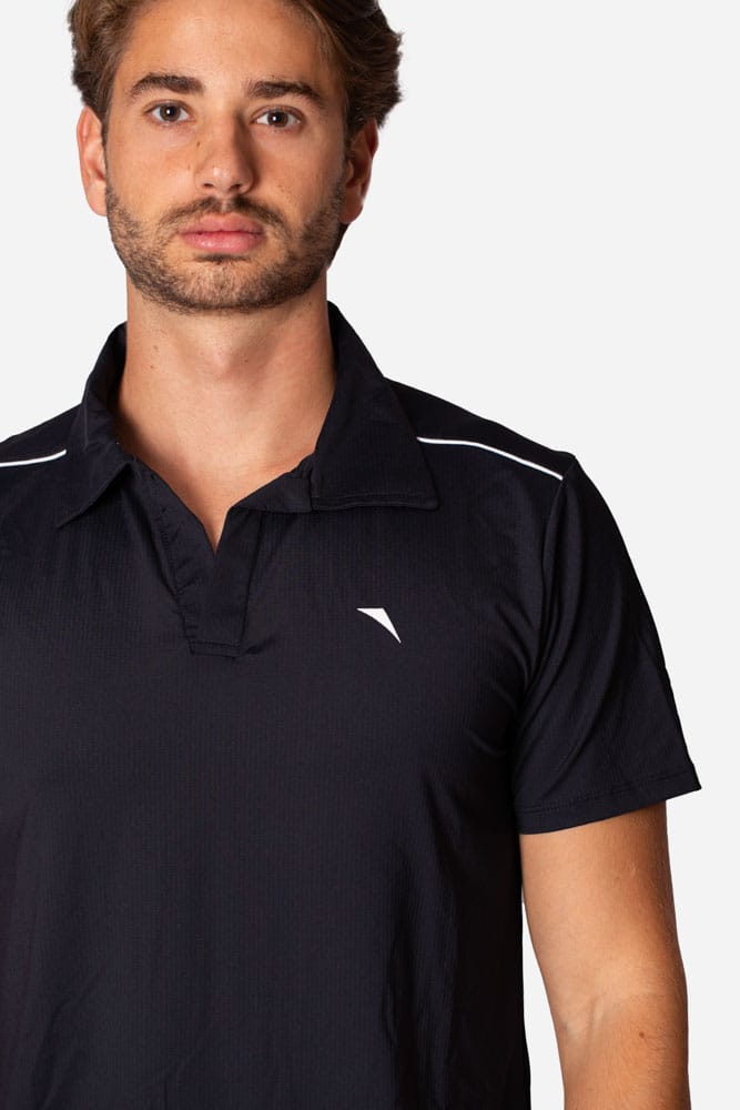 Camiseta polo italiana preto sem botão e com viés branco