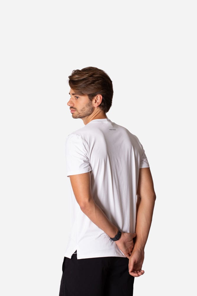 Camiseta masculina branca tech modal com viés preto