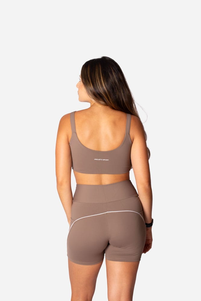 Top castanho de alça larga com viés branco