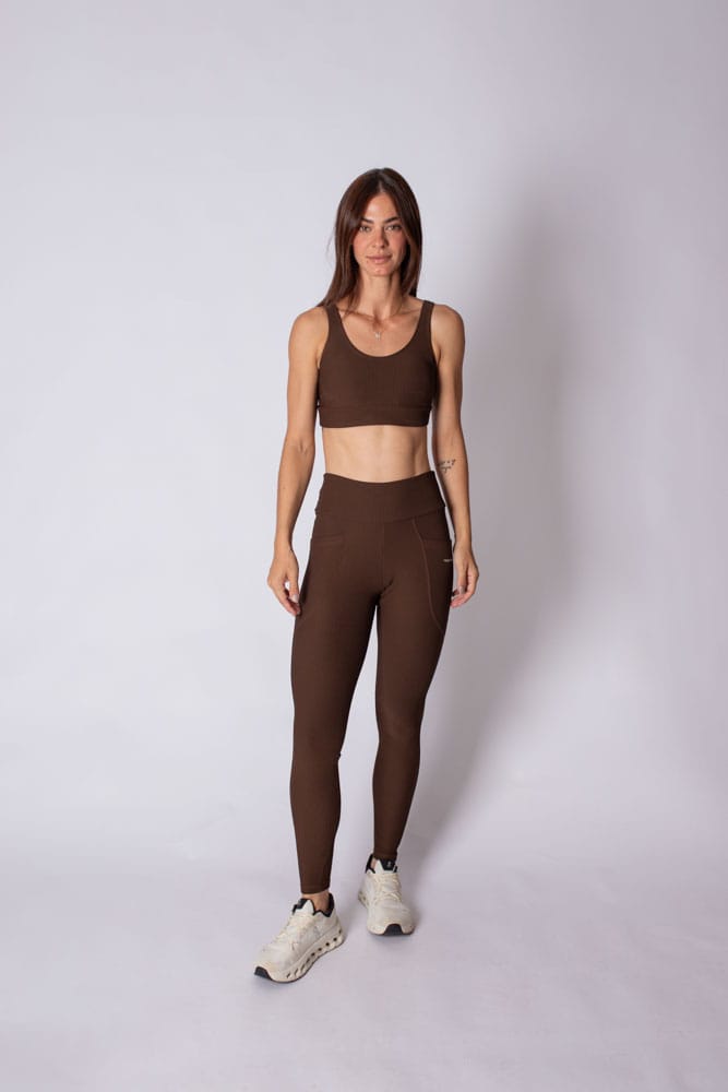 Legging marrom canelado com bolso