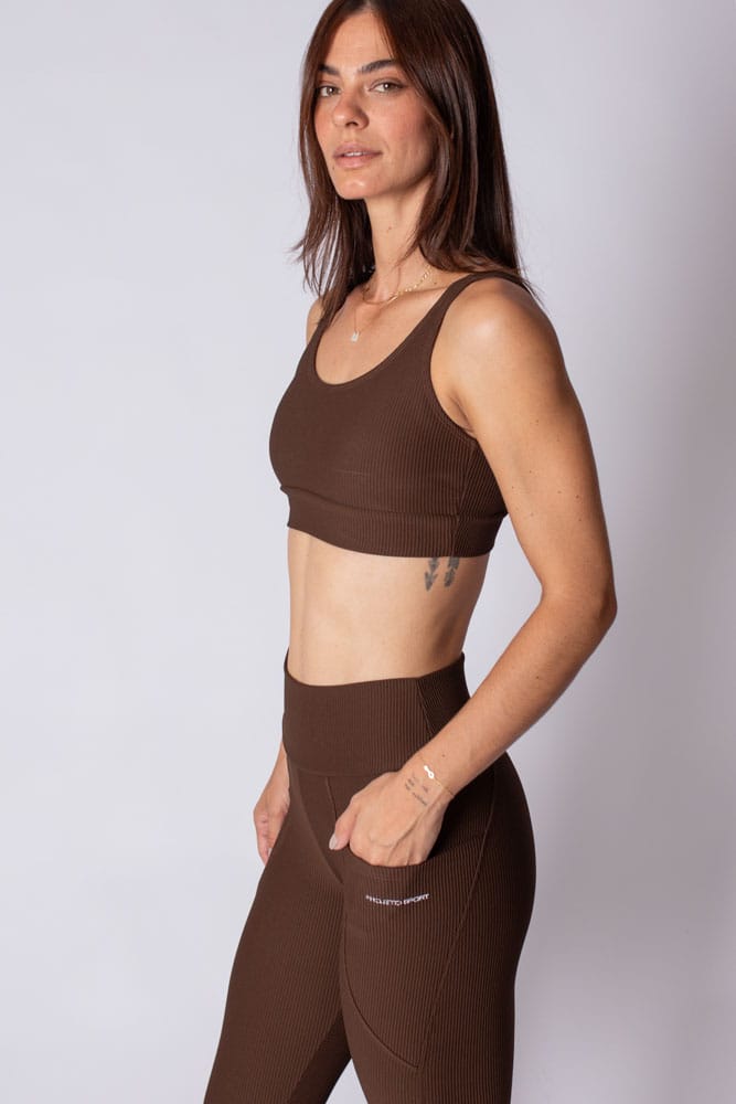 Legging marrom canelado com bolso